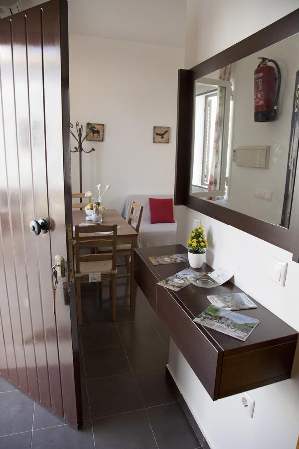 Apartamentos Puerta Sierra Puerto Serrano Dış mekan fotoğraf