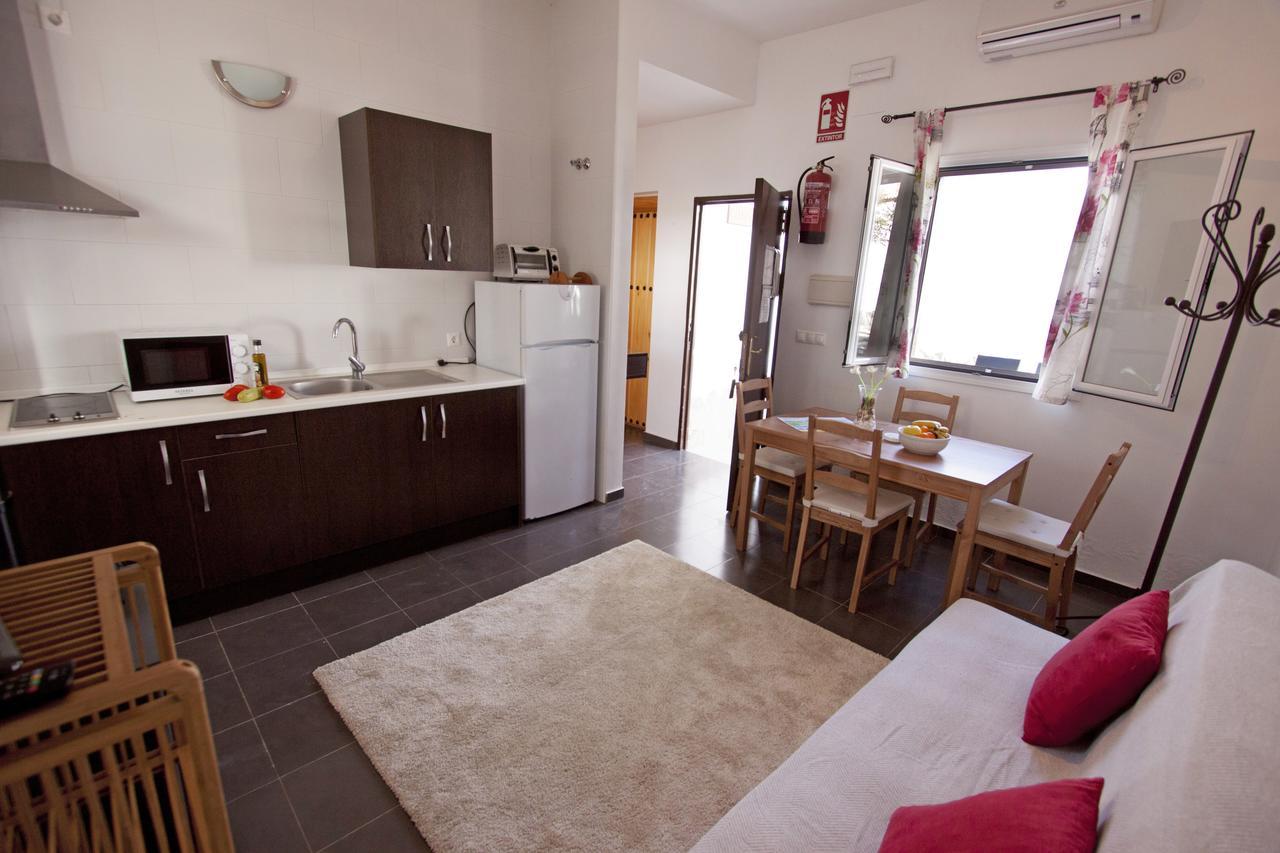 Apartamentos Puerta Sierra Puerto Serrano Dış mekan fotoğraf